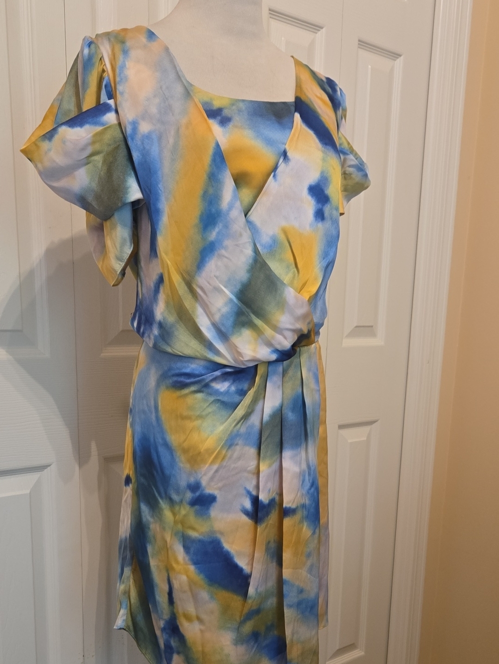 NWT Vince Camuto Watercolor Wrap Midi Dress in Blue, Yellow and Green SZ 12